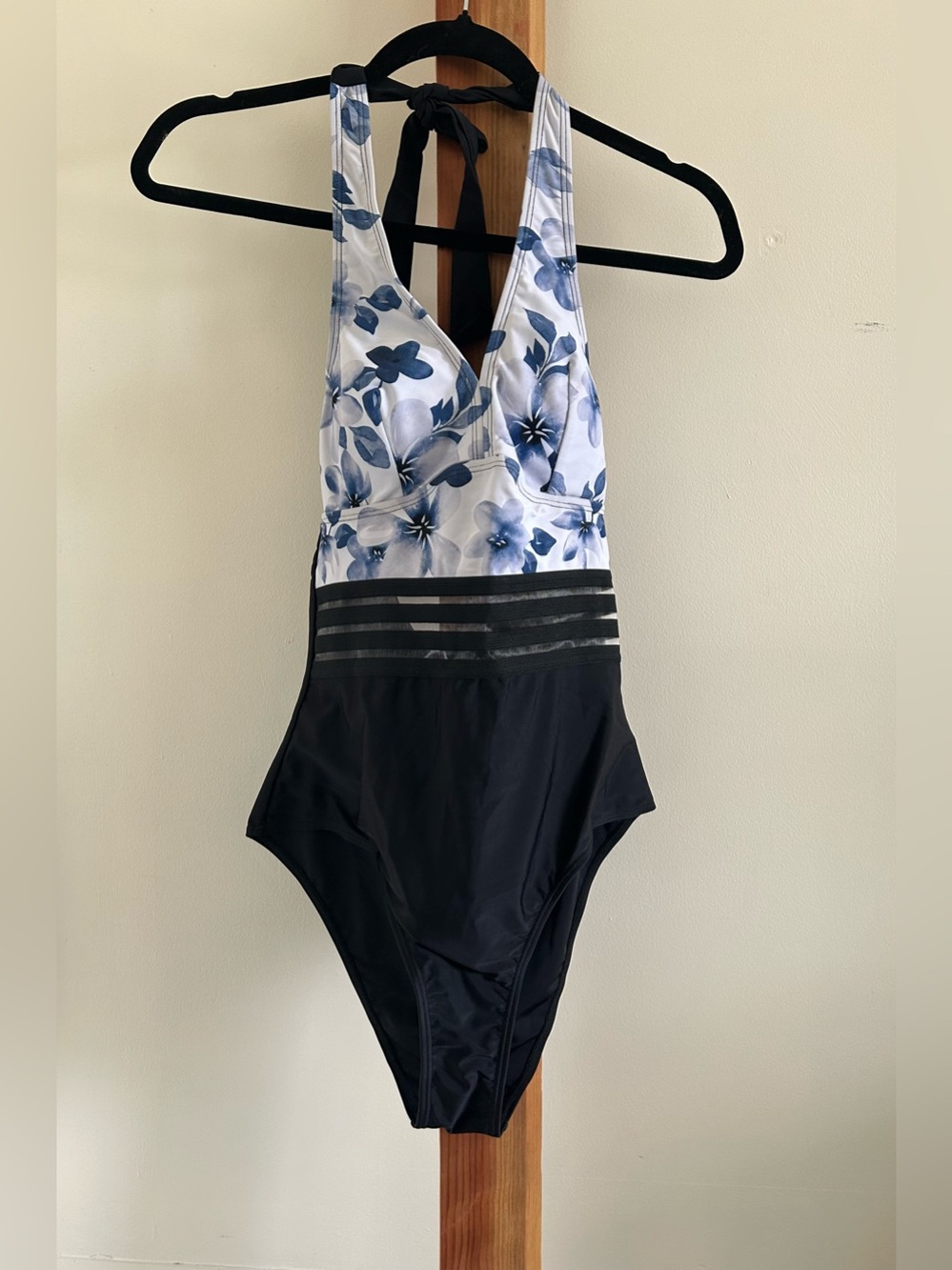 Cupshe Black and Blue Floral Halter One-Piece Swimsuit